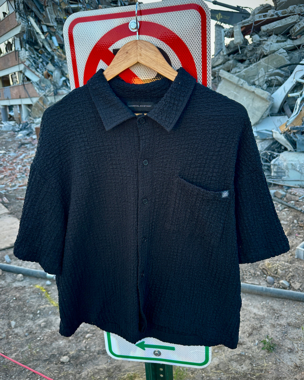 NIGHTWALKER TEXTURED BUTTON UP