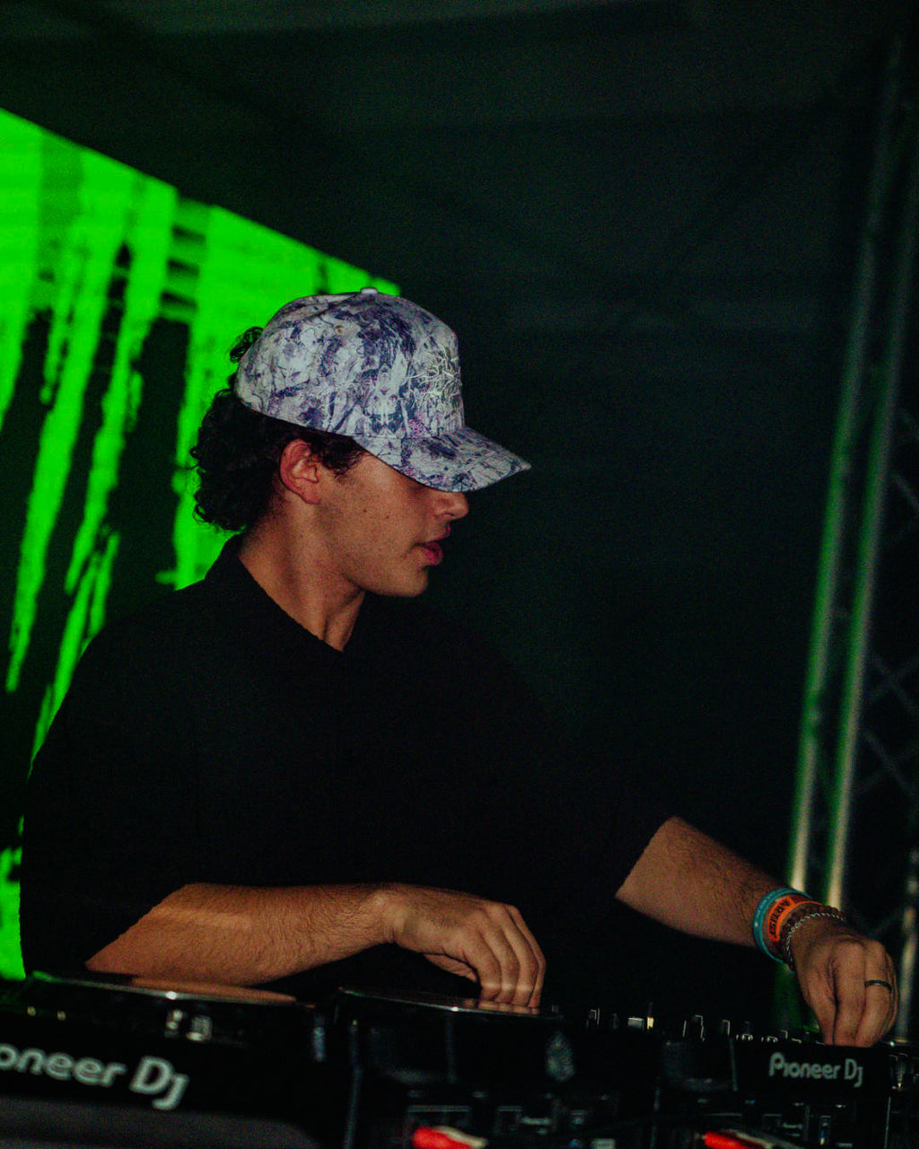 CYBER DEER [hat]